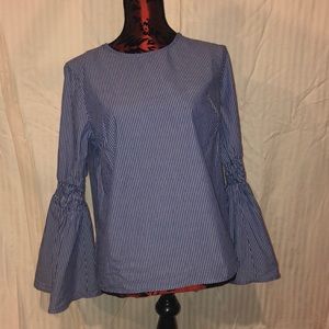 Blue Beachlunchlounge flair sleeve top